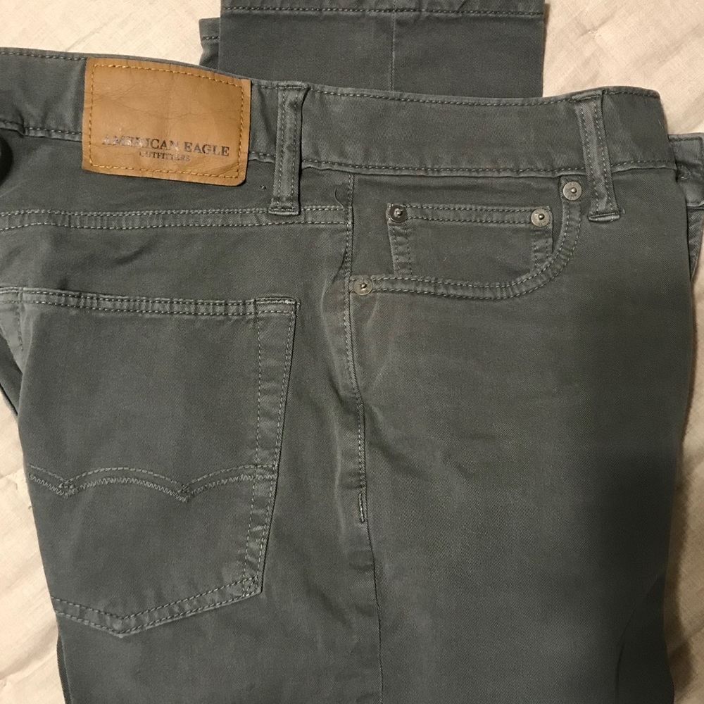 Men’s AE Gray Khaki Pants
